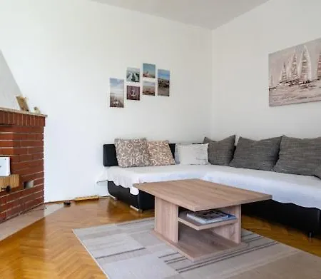 Lägenhet Apartman Luka *